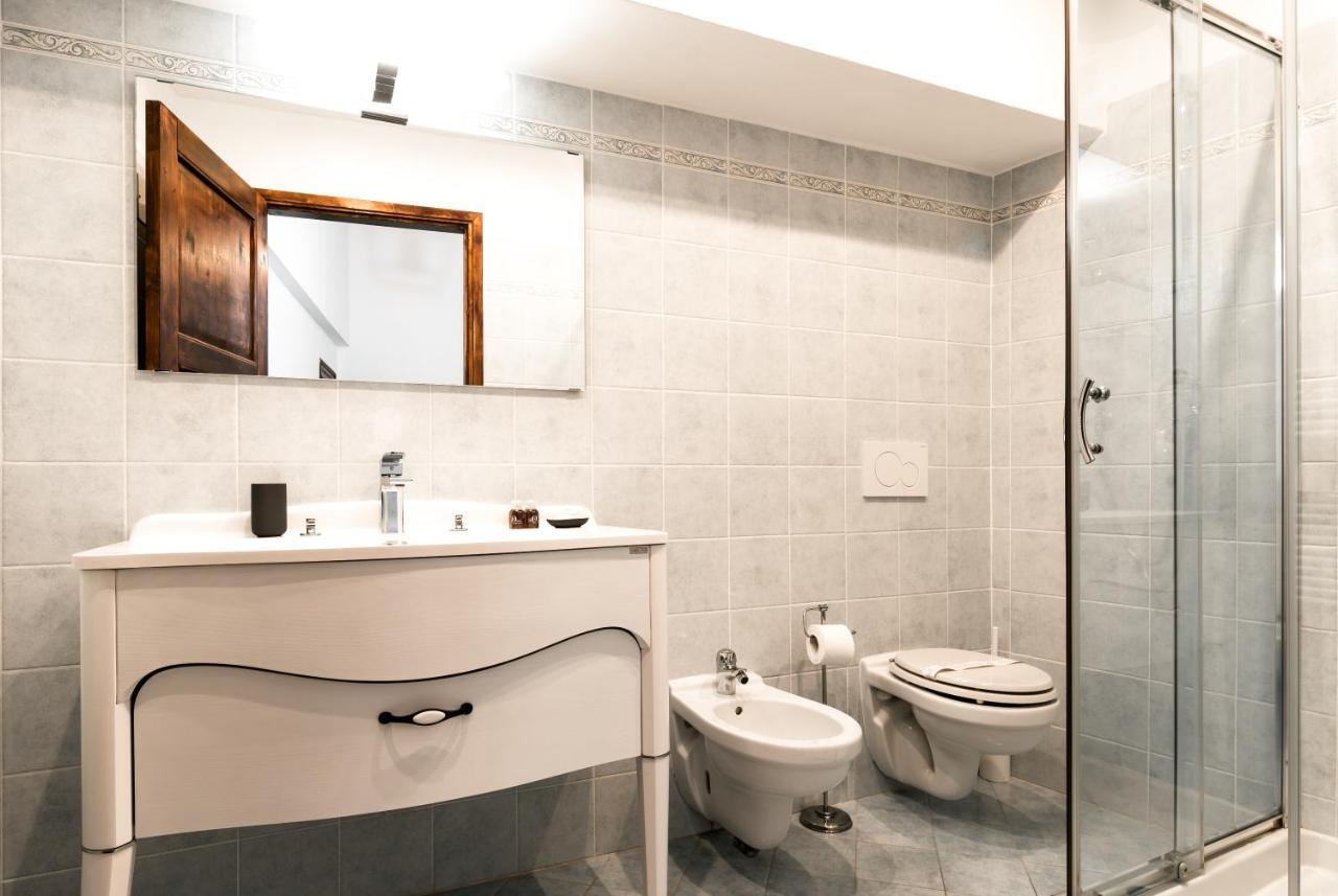 Historic Center Palace - Huge 4 Bedrooms Santa Croce - By Likehomeflorence * Florença